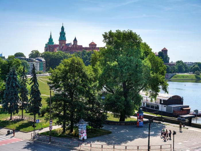 Castle View Apartments by Tyzenhauz