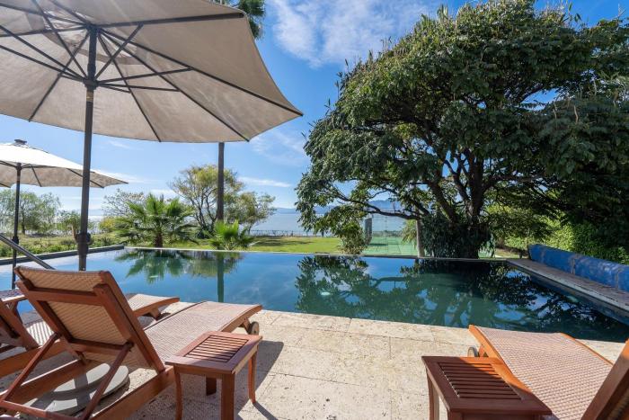 Exclusive Family House with Padel and Lake Chapala Access