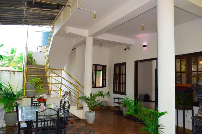 White Villa Hotel
