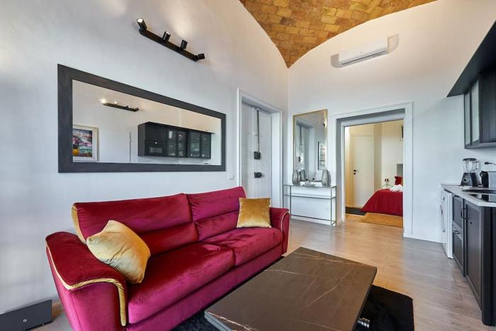 THE GRAND VIEW front of Sant Peter