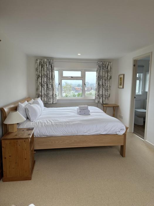 Peaceful Family Retreat Near Gloucester Road