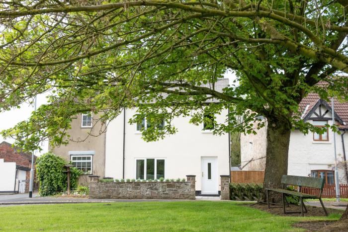 Two Bedroom Country Cottage in County Durham with Village Pub and Free Parking For Holidays and Work Stays