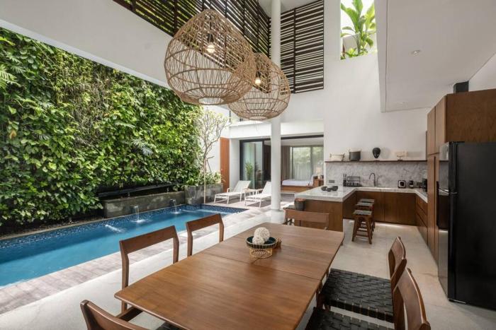 Villa Talisman - Stylish Canggu with Rooftop Villa 5 mins to Beach