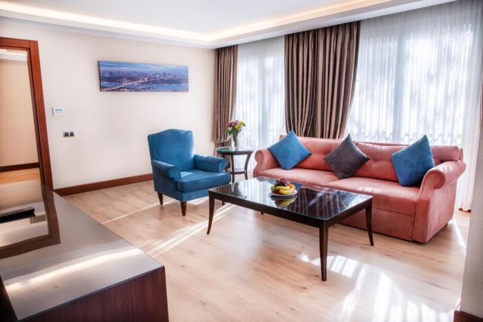 Grand Aras Hotel & Suites