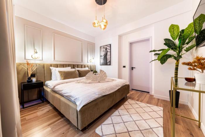 Prime Central Location & Cozy Comfort: Apartments near Sala Palatului