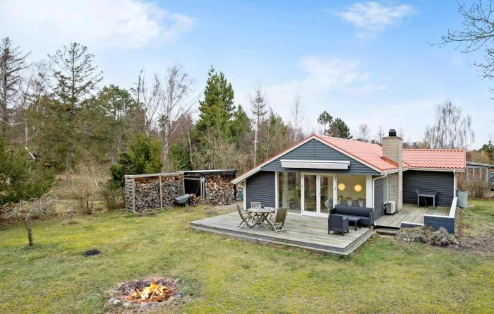 Nice Home In Sjællands Odde With Wifi