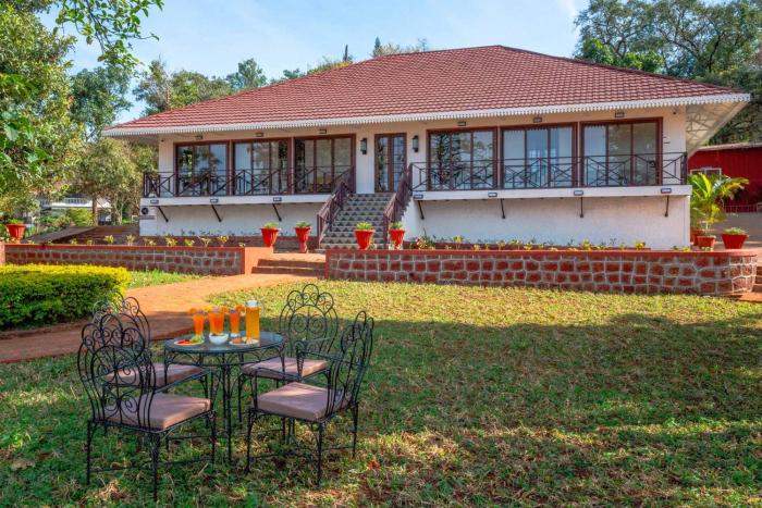 StayVistas Villa Terra - Valley & Lake-View Villa with Spacious Lawn & Indoor Activities