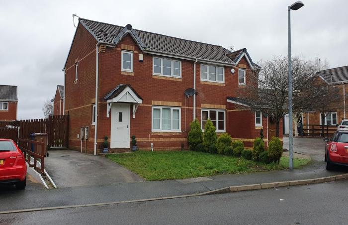 Lovely 3 Bedroom House Manchester