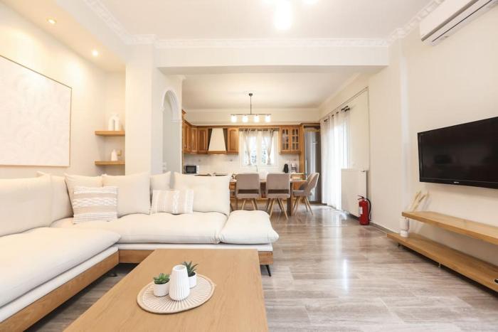 Emerald Escape, Sinarades