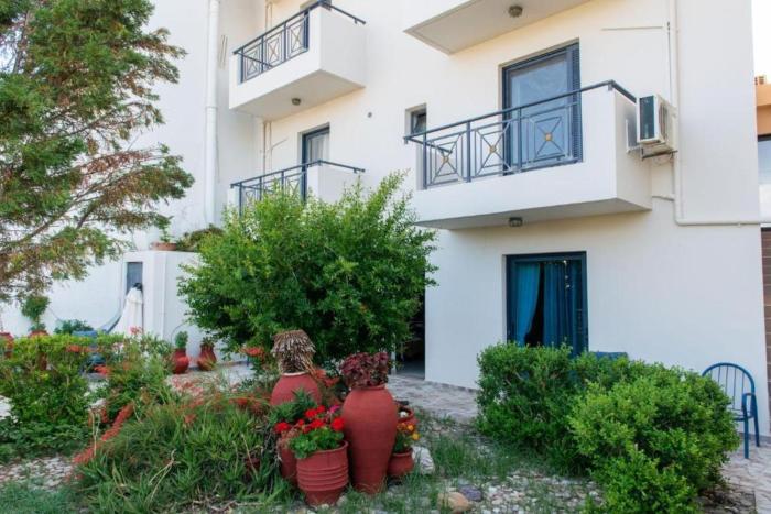 Alkioni Suites, beachfront, with mountain view