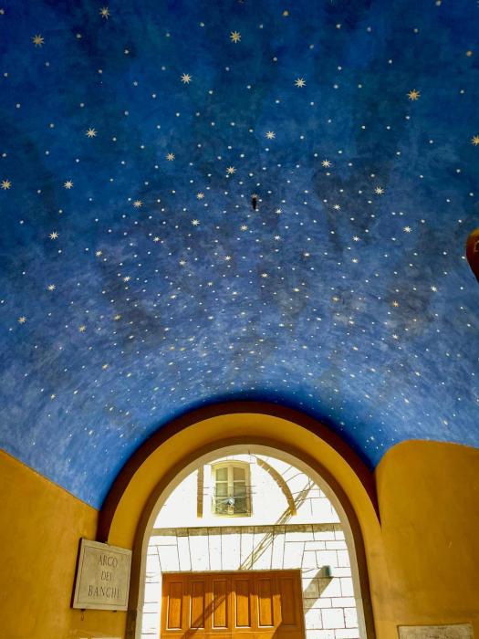 Mommys - Vatican House