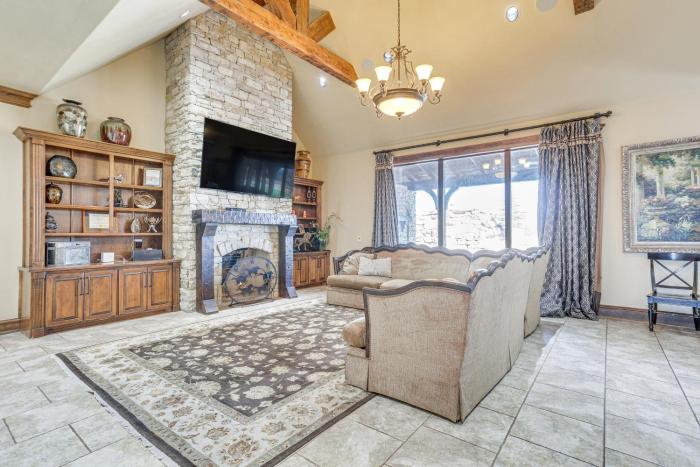Spacious Edmond Vacation Rental w Shared Pool!