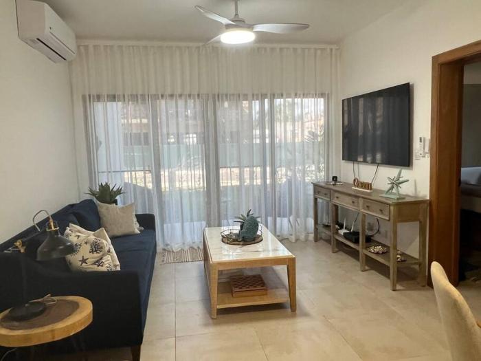 Costal condo with gym and Olympic pool