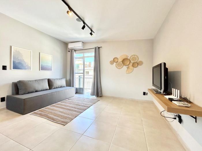 007 - Apto com 2 dormitórios na praia de Bombas