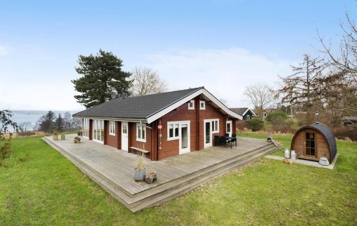 Cozy Home In Holbæk With House Sea View