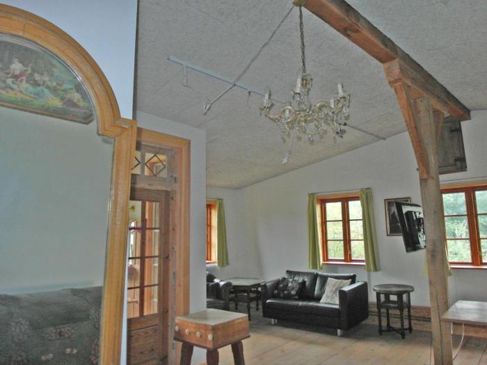 Loftwohnung-hell-geraeumig-antik-zentrale-Lage-in-Suederbrarup