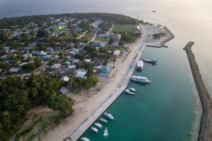 Dhonveli Hotel