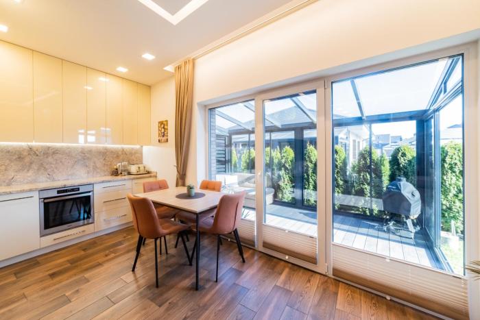 Kotedžas Kunigiškiuose su terasa