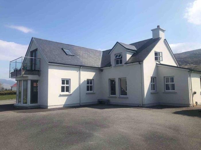 Islands View - Spacious Family Home