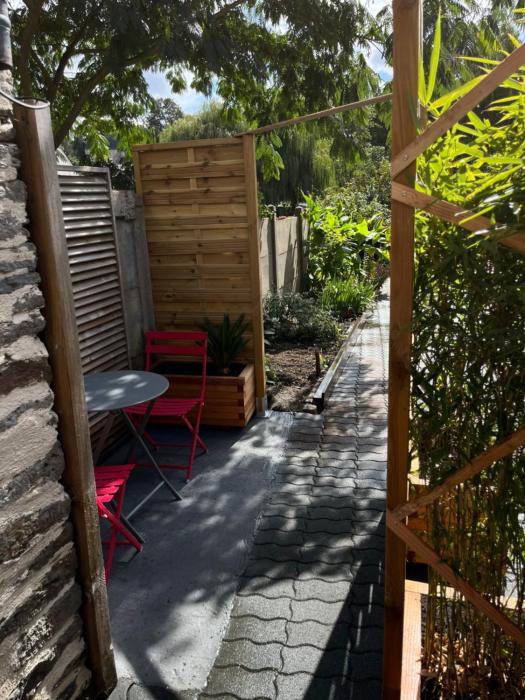 Gîte maisonnette- Et à côté coule une rivière