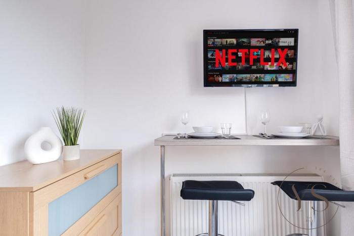 Modern Suite 2C in Longton Near Alton Towers with Wi-Fi and Smart TV