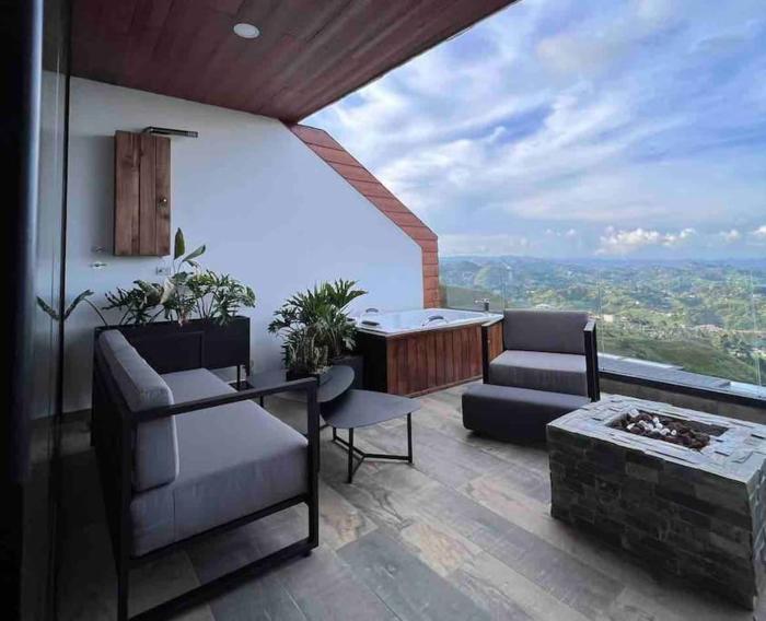 Modern Guatapé Loft with Starlink WiFi