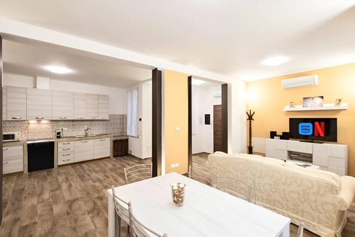 Divine DANTEs Apartment