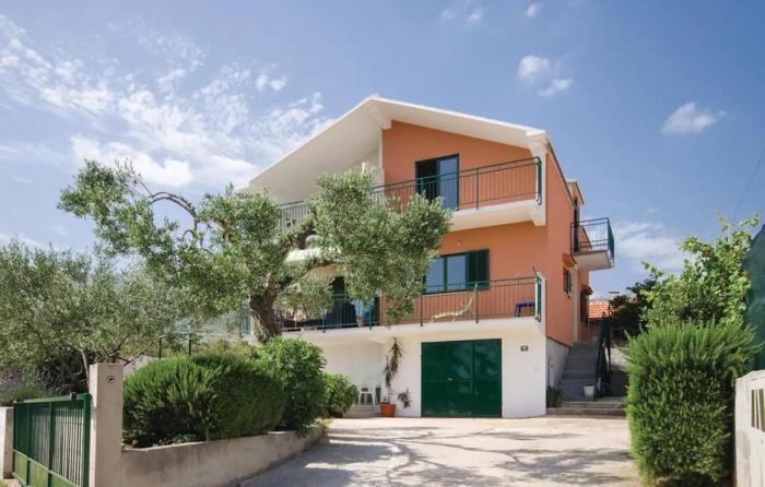 Apartments with a swimming pool Kastel Stafilic, Kastela - 22569