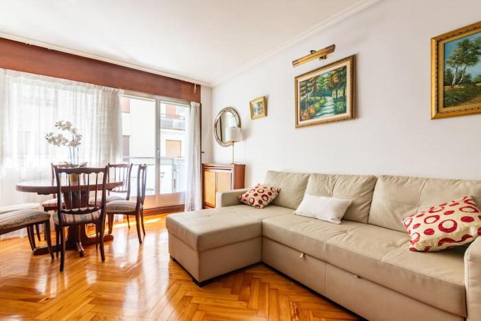 Amplio y acogedor piso en pleno barrio de Gros, en Donostia - San Sebastián