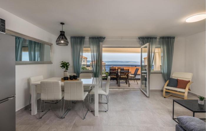 3 Bedroom Beautiful Apartment In Crikvenica