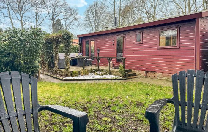 1 Bedroom Cozy Stacaravan In Putten
