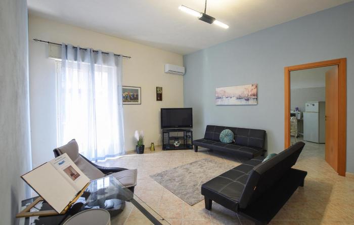 2 Bedroom Nice Apartment In Pozzallo