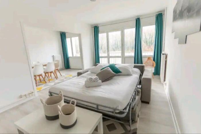 * Cosy & Spacieux(75 M2) RER D à 5 min à pied