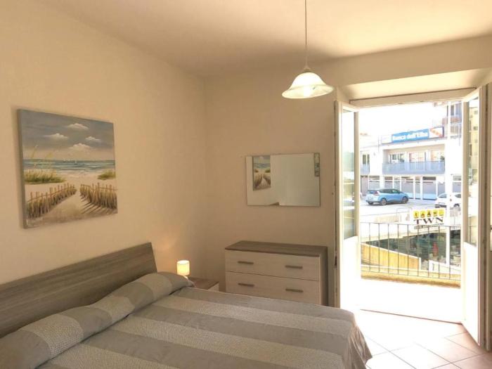 Carlo in una posizione strategica sul Porto