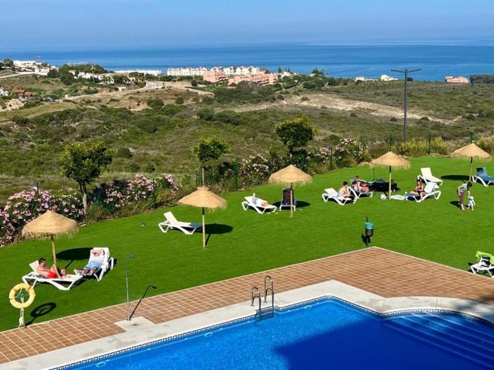 Small Oasis Nelson Mandela Apartment with sea view, two bedrooms, parking, terrace and pool