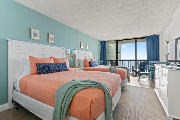 New OceanFront Studio Condo In Resort w Pools & Hot tubs