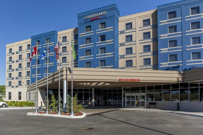 Courtyard by Marriott Montreal West IslandBaie D’Urfe