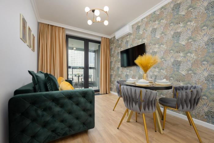 Elegant Apartment near Rondo ONZ by Renters Prestige