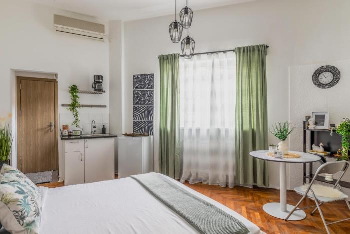 Nightfall Escape - M&N Condos