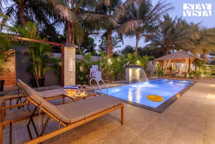 StayVistas The Isabella House - Hill-View Villa with Outdoor Pool & Pool-Side Gazebo