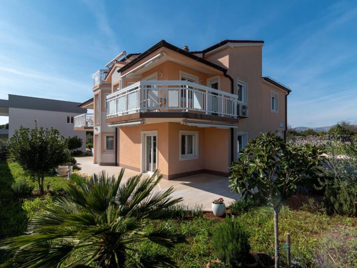 Apartment Villa Nikaroni-3 by Interhome