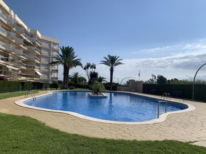 Apartamento frente a la piscina