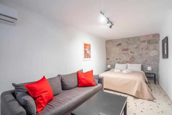 Comfy Studio Near National Garden