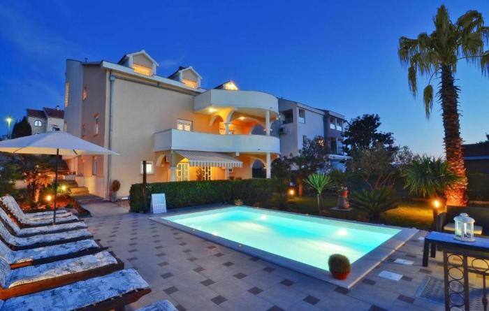 Lovely Apartment In Zadar