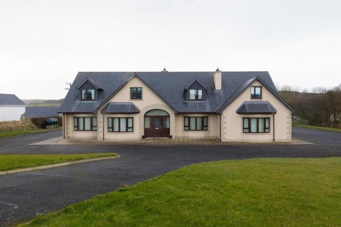 Malin Head - House - Sleeps 16 - Pet Friendly