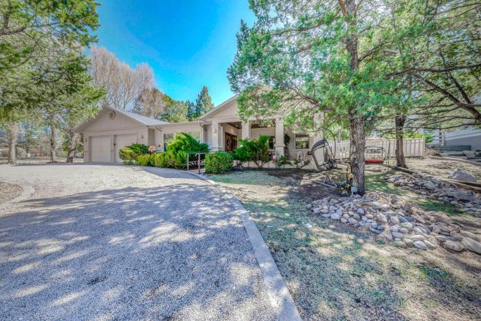 Charming Home with Patios, Near Ruidoso Downs Casino