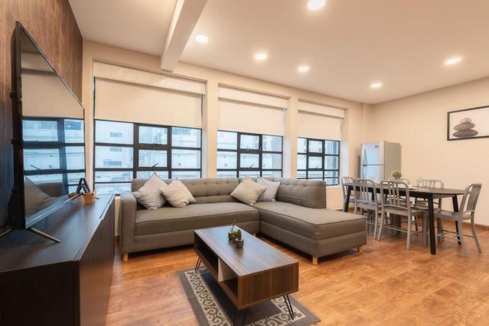 401 Location 3Bdrm 2bath apt with AC Rooftop