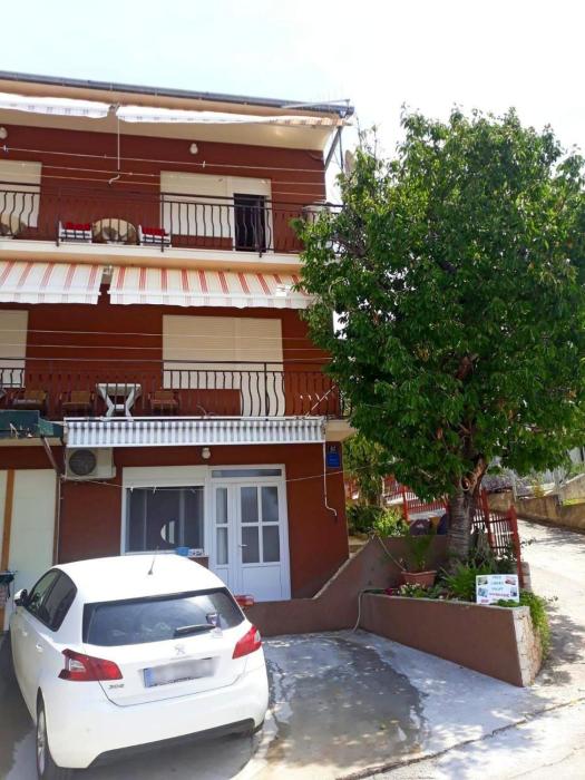 Apartments with parking space Okrug Gornji, Ciovo - 22795
