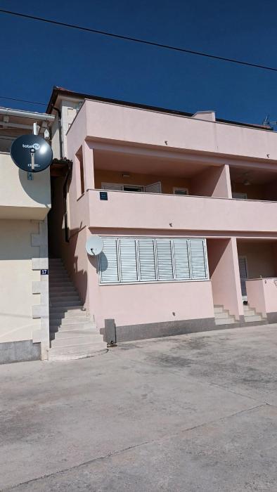 Apartments by the sea Tisno, Murter - 22850