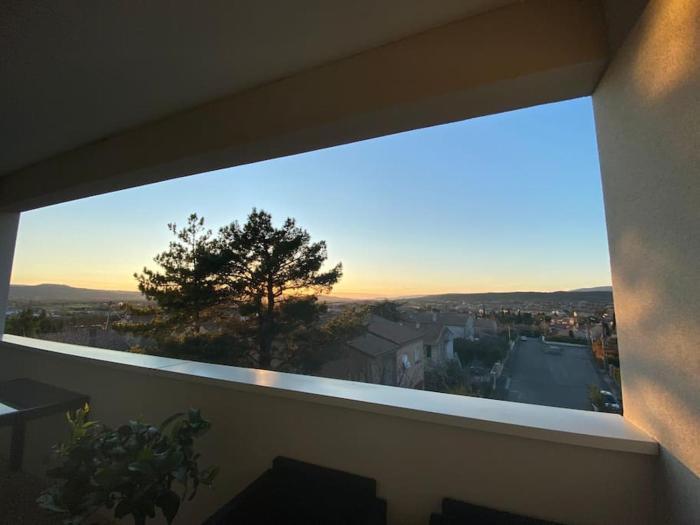 Beau Duplex climatisé T3 vue panoramique Luberon